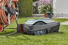 Carica l&#39;immagine nel visualizzatore di Gallery, Gardena 19300-47 Robot Tosaerba Smart SILENO City 300, Grigio Scuro/Grigio Chiaro/Turchese/Arancione, Fino m²